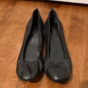 Nine West Black Leather Rounded Toe Ballet Flats